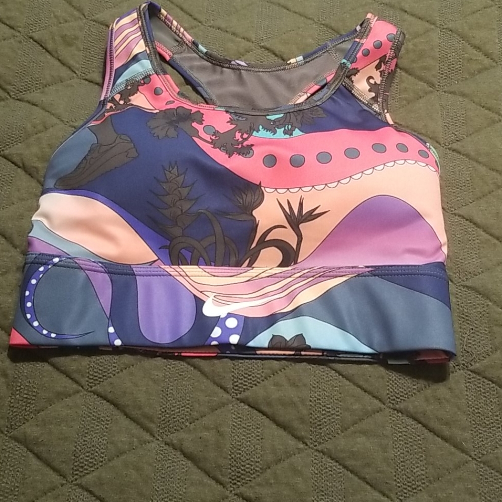 Sports bra